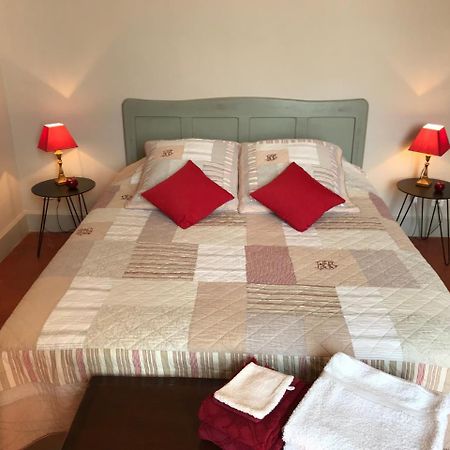 ボーヴォワザン Couleurs De Camargue Bed & Breakfast エクステリア 写真