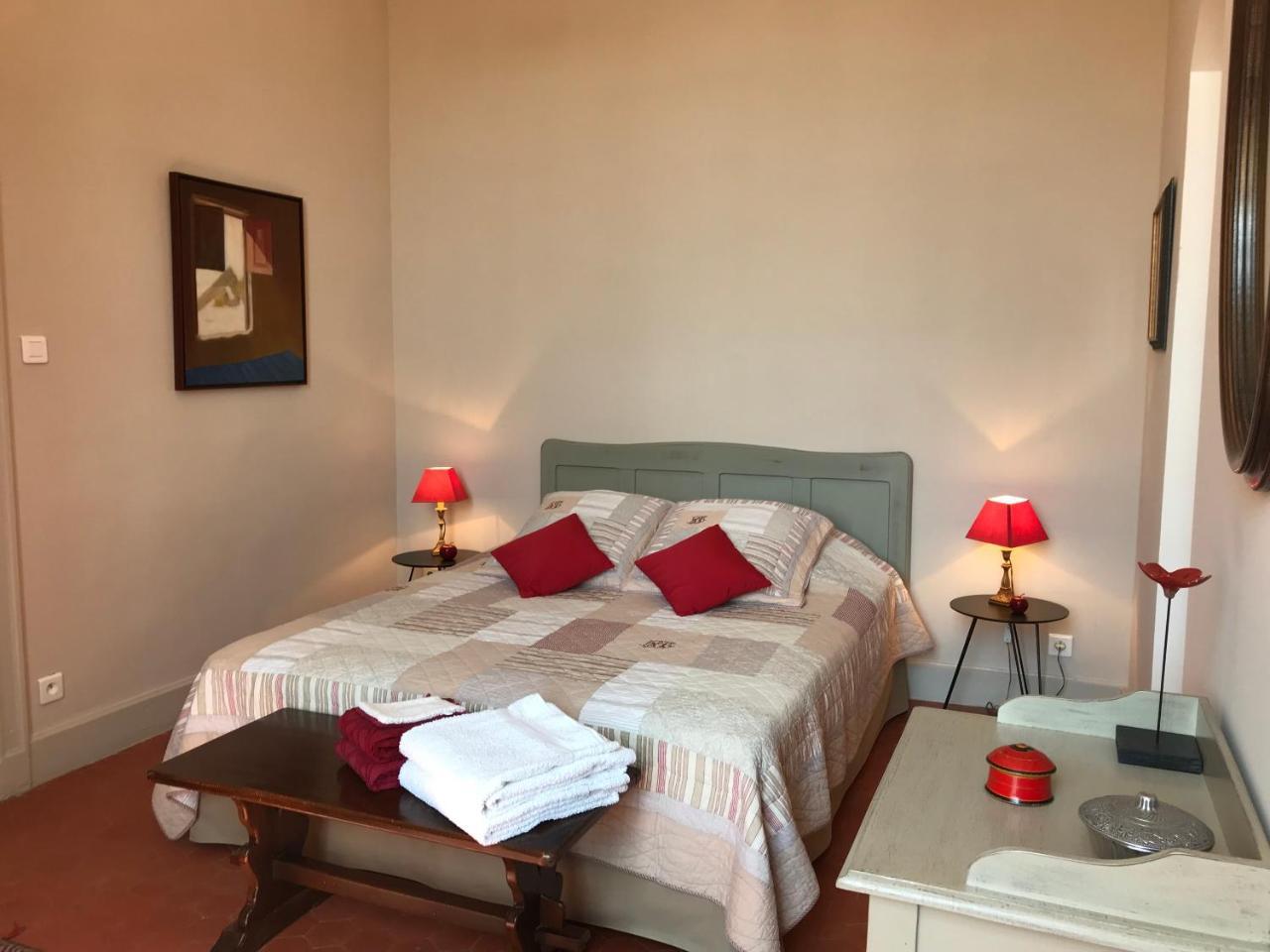 ボーヴォワザン Couleurs De Camargue Bed & Breakfast エクステリア 写真