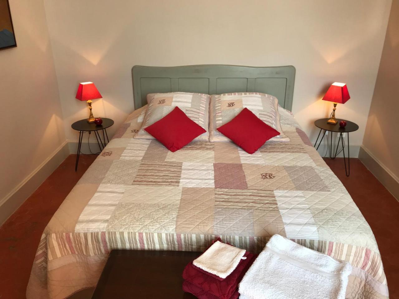 ボーヴォワザン Couleurs De Camargue Bed & Breakfast エクステリア 写真