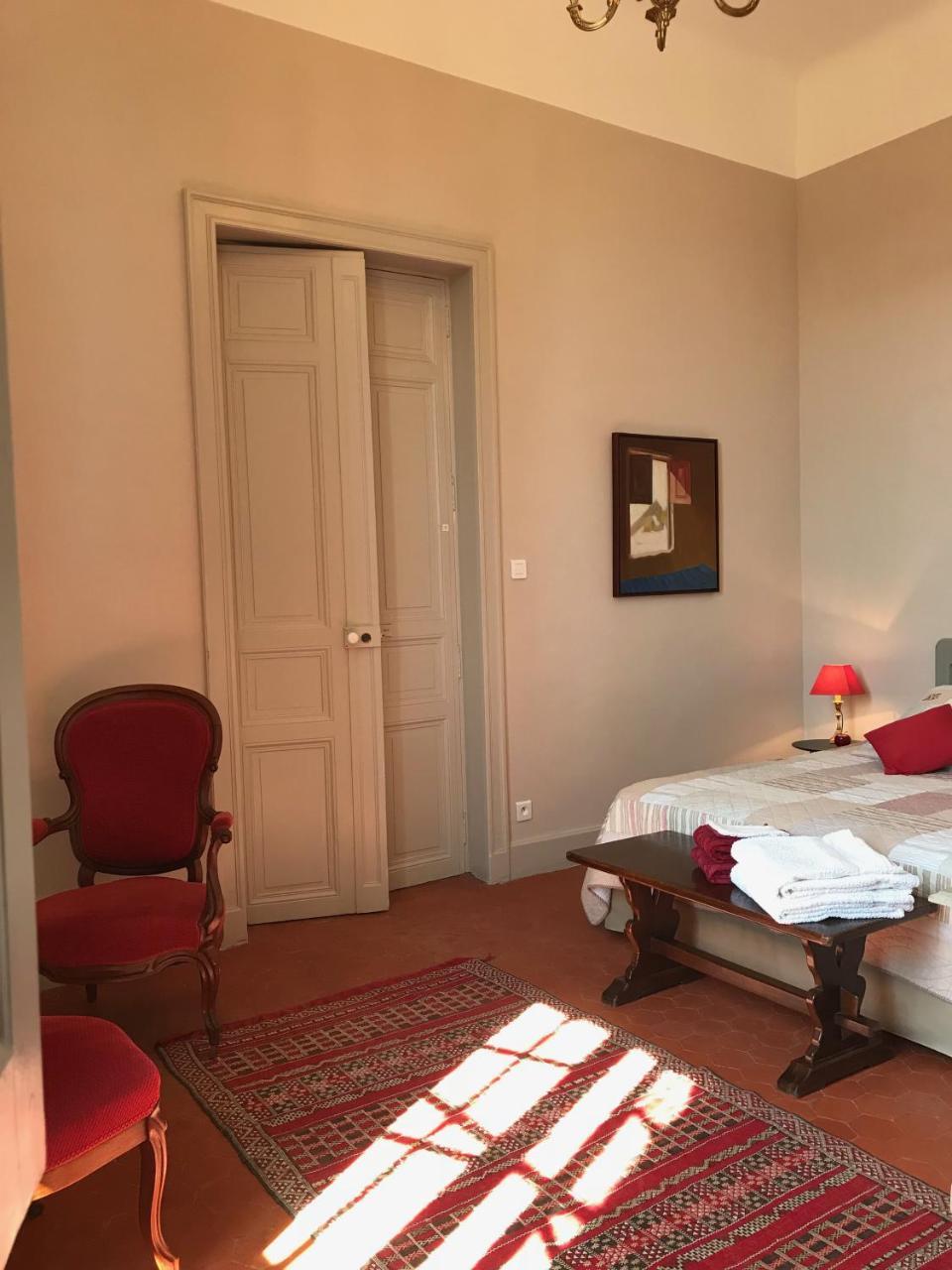 ボーヴォワザン Couleurs De Camargue Bed & Breakfast エクステリア 写真