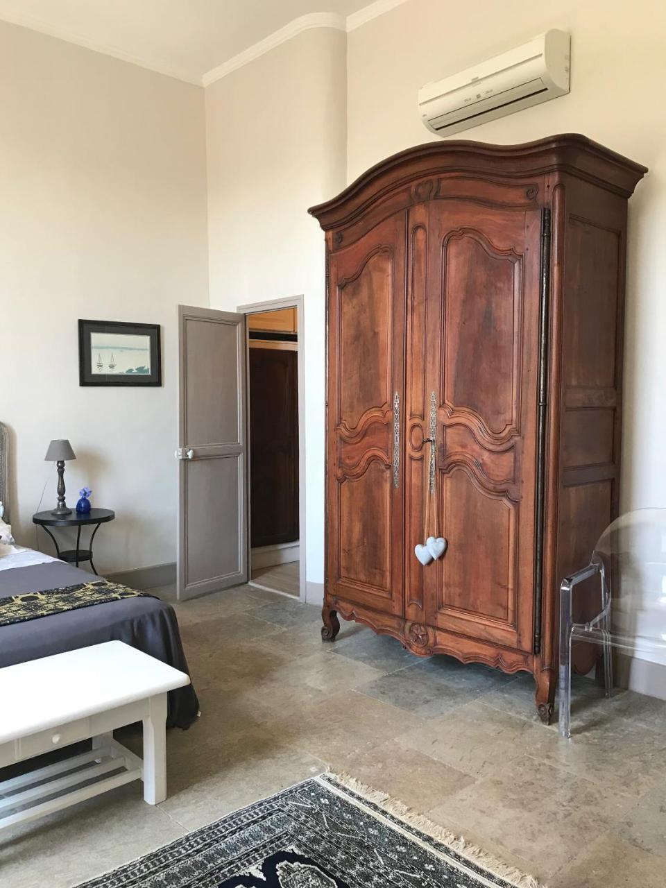 ボーヴォワザン Couleurs De Camargue Bed & Breakfast エクステリア 写真