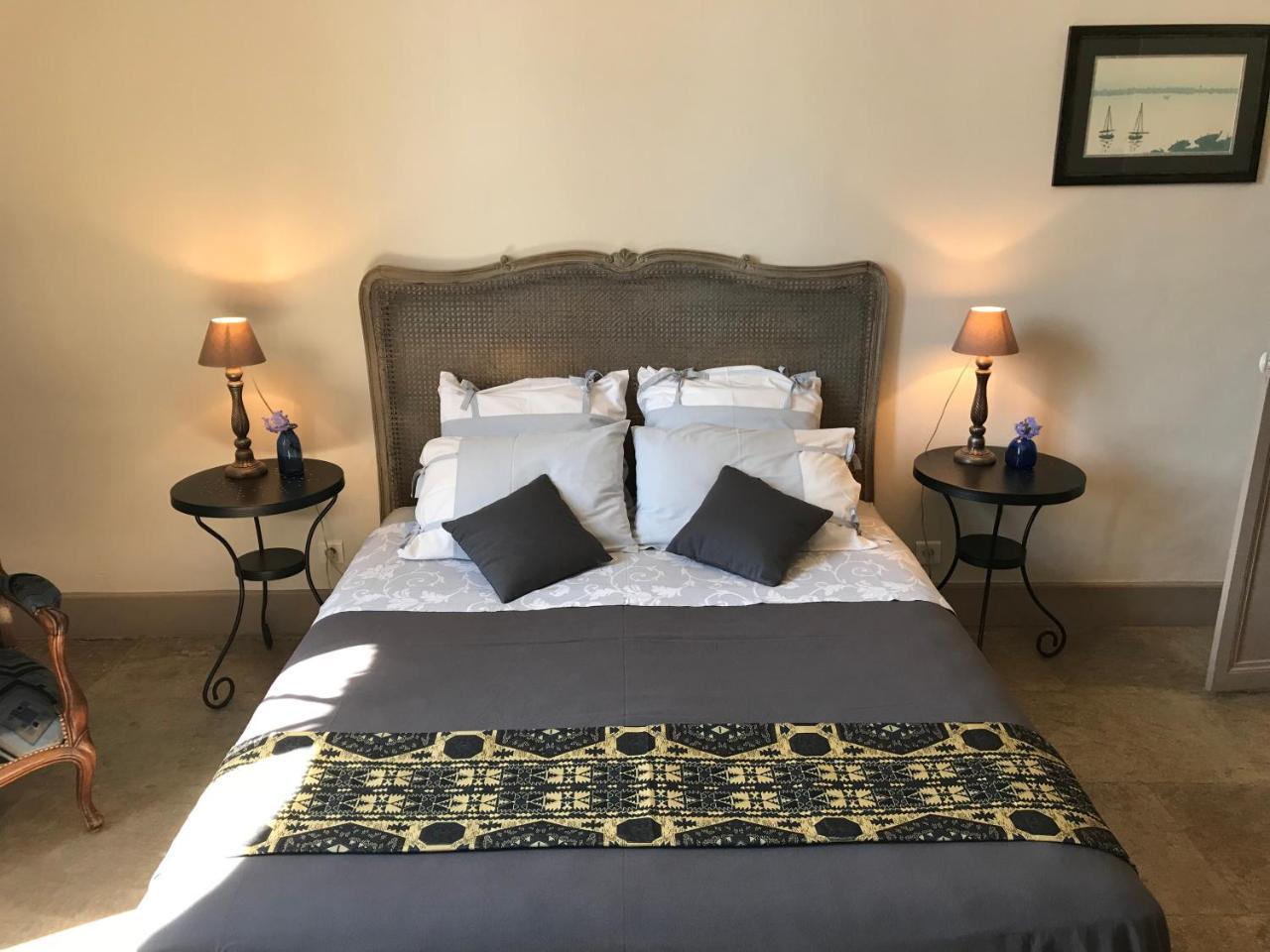 ボーヴォワザン Couleurs De Camargue Bed & Breakfast エクステリア 写真