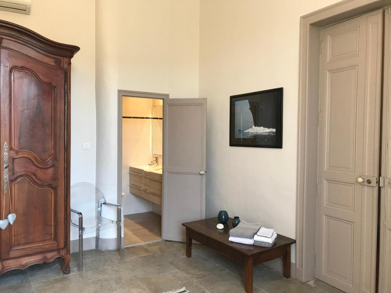 ボーヴォワザン Couleurs De Camargue Bed & Breakfast エクステリア 写真