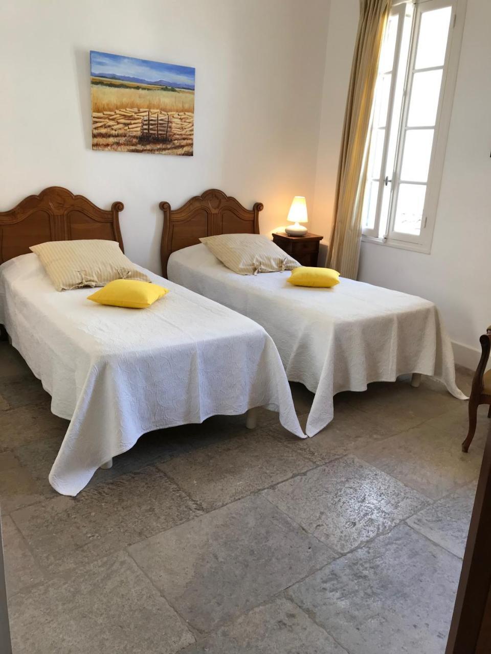 ボーヴォワザン Couleurs De Camargue Bed & Breakfast エクステリア 写真