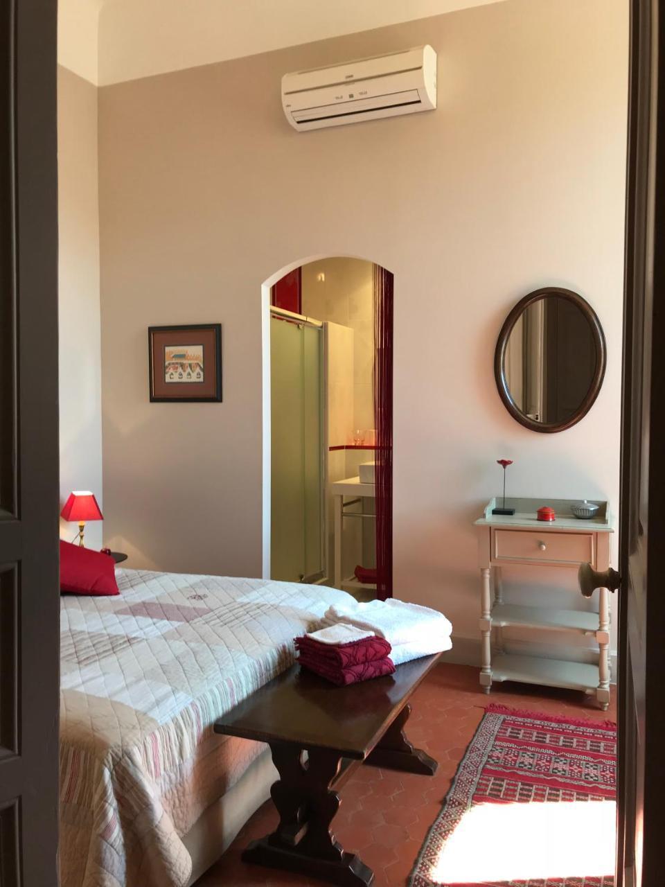 ボーヴォワザン Couleurs De Camargue Bed & Breakfast エクステリア 写真