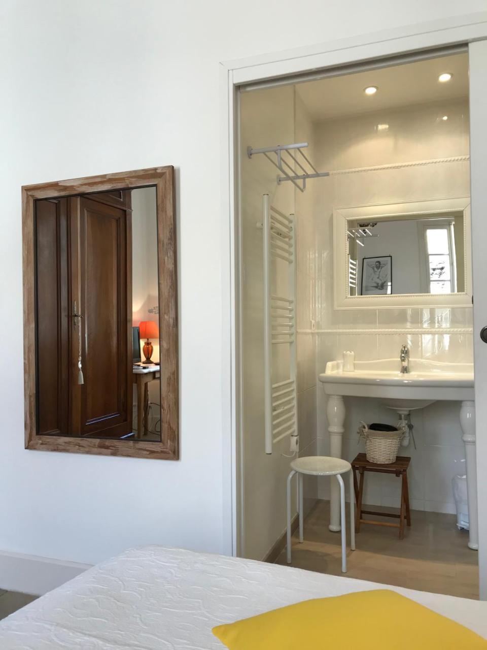 ボーヴォワザン Couleurs De Camargue Bed & Breakfast エクステリア 写真