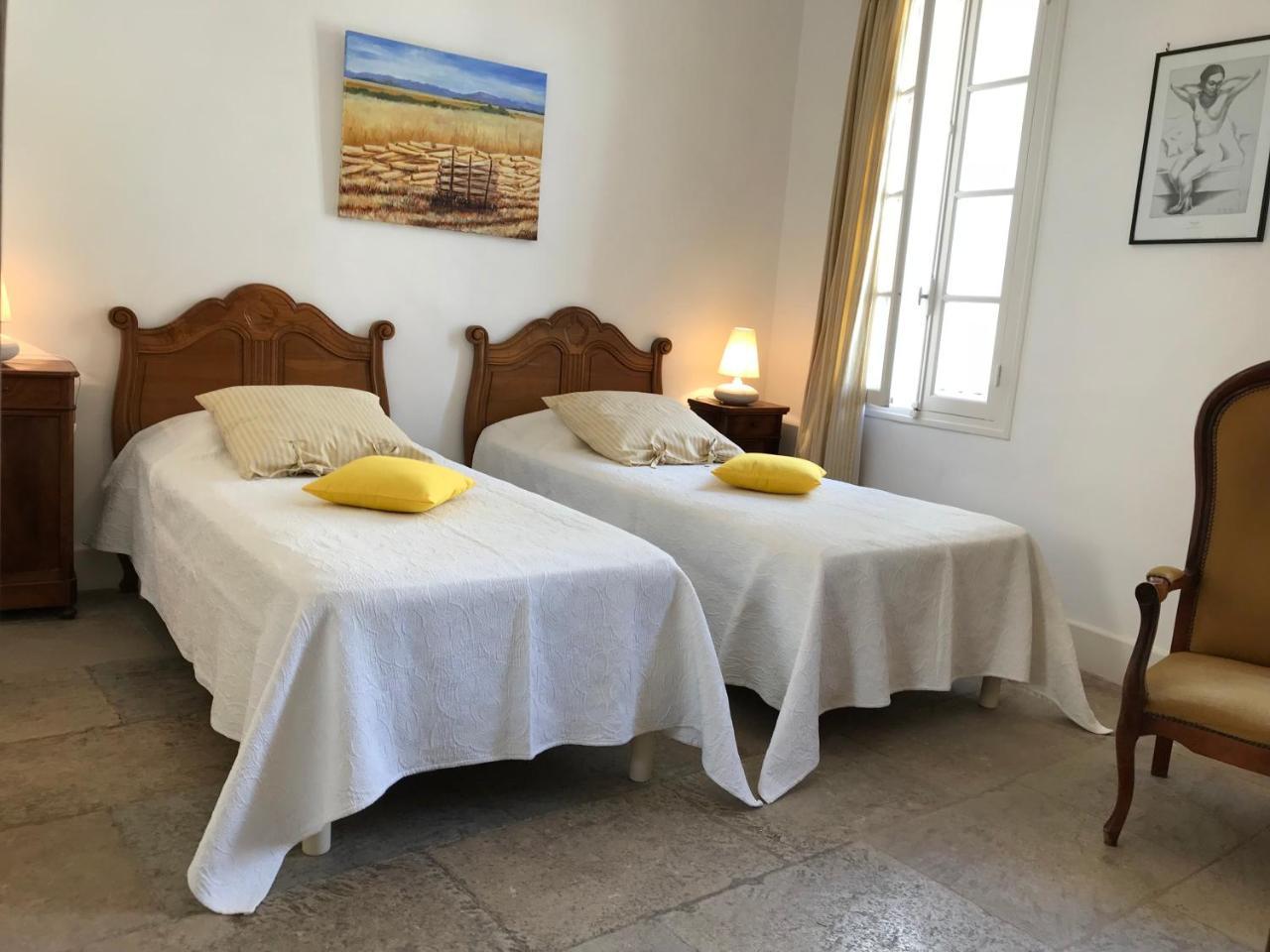 ボーヴォワザン Couleurs De Camargue Bed & Breakfast エクステリア 写真