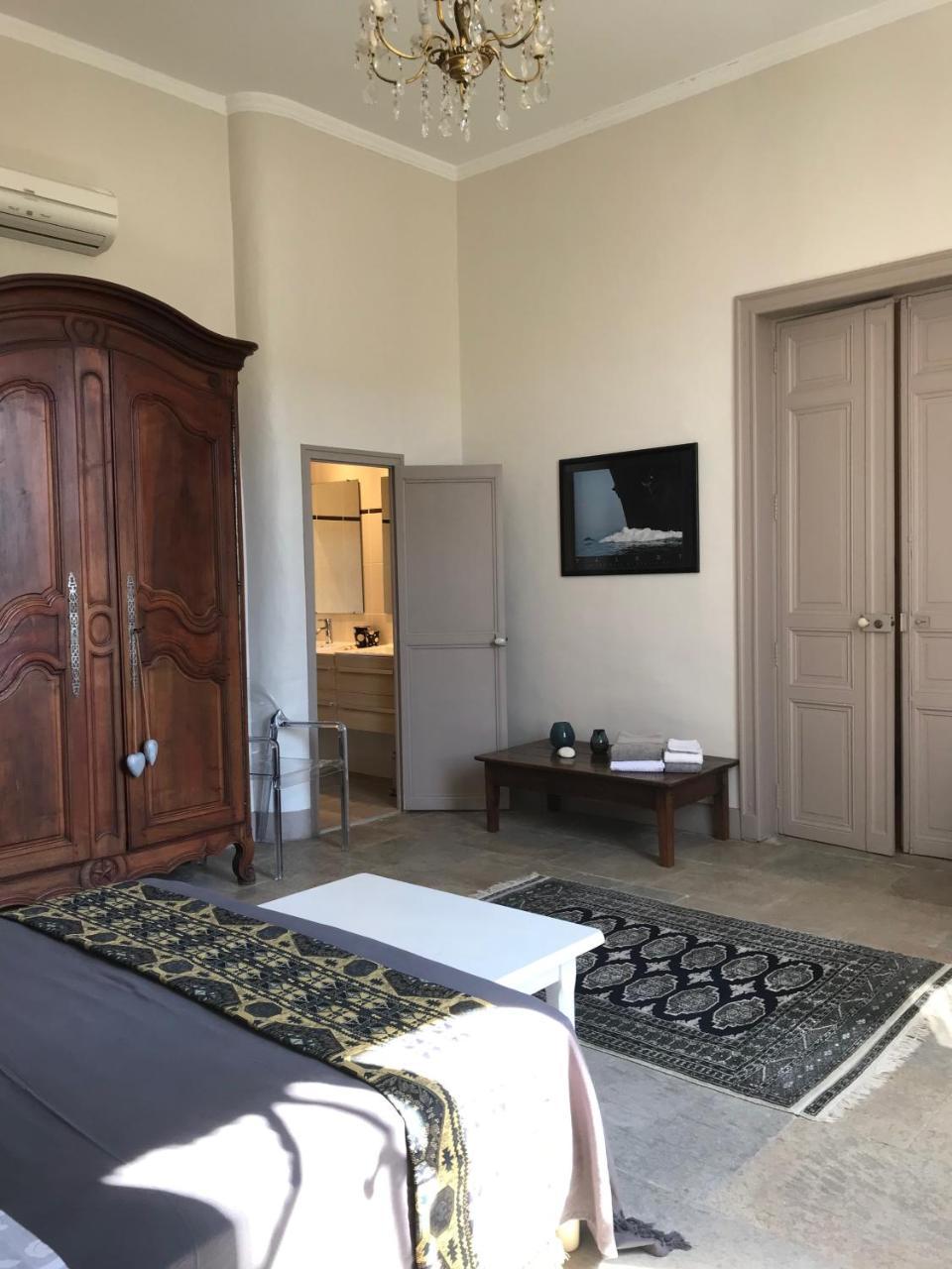 ボーヴォワザン Couleurs De Camargue Bed & Breakfast エクステリア 写真