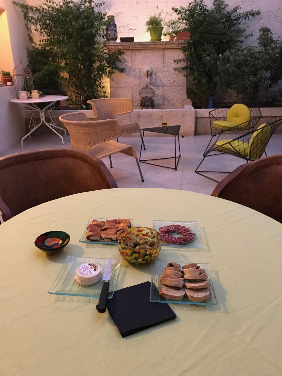 ボーヴォワザン Couleurs De Camargue Bed & Breakfast エクステリア 写真